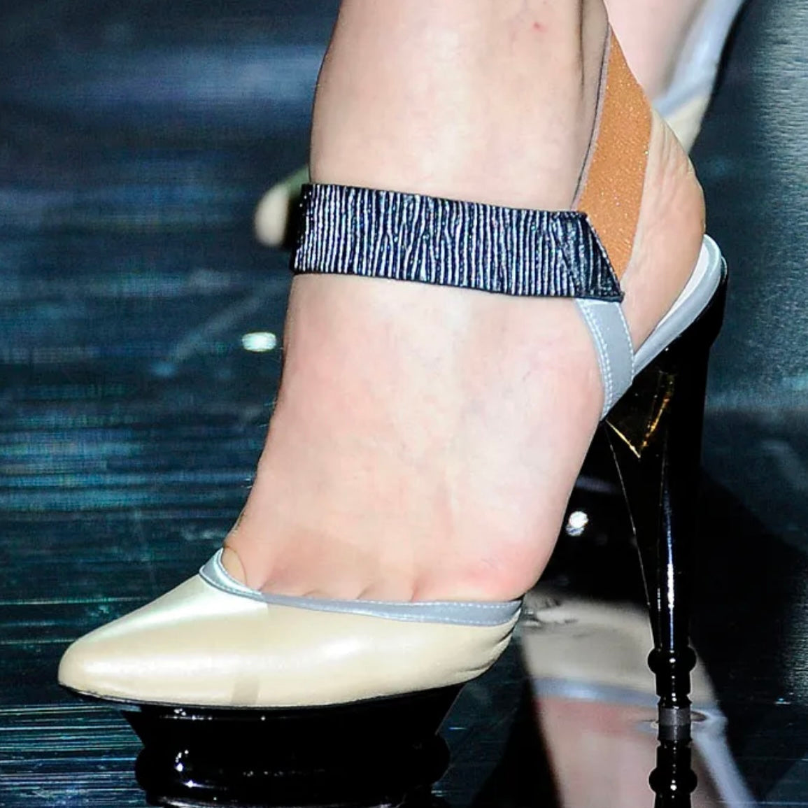 2009 Roberto Cavalli Colorblock Pump EU 37